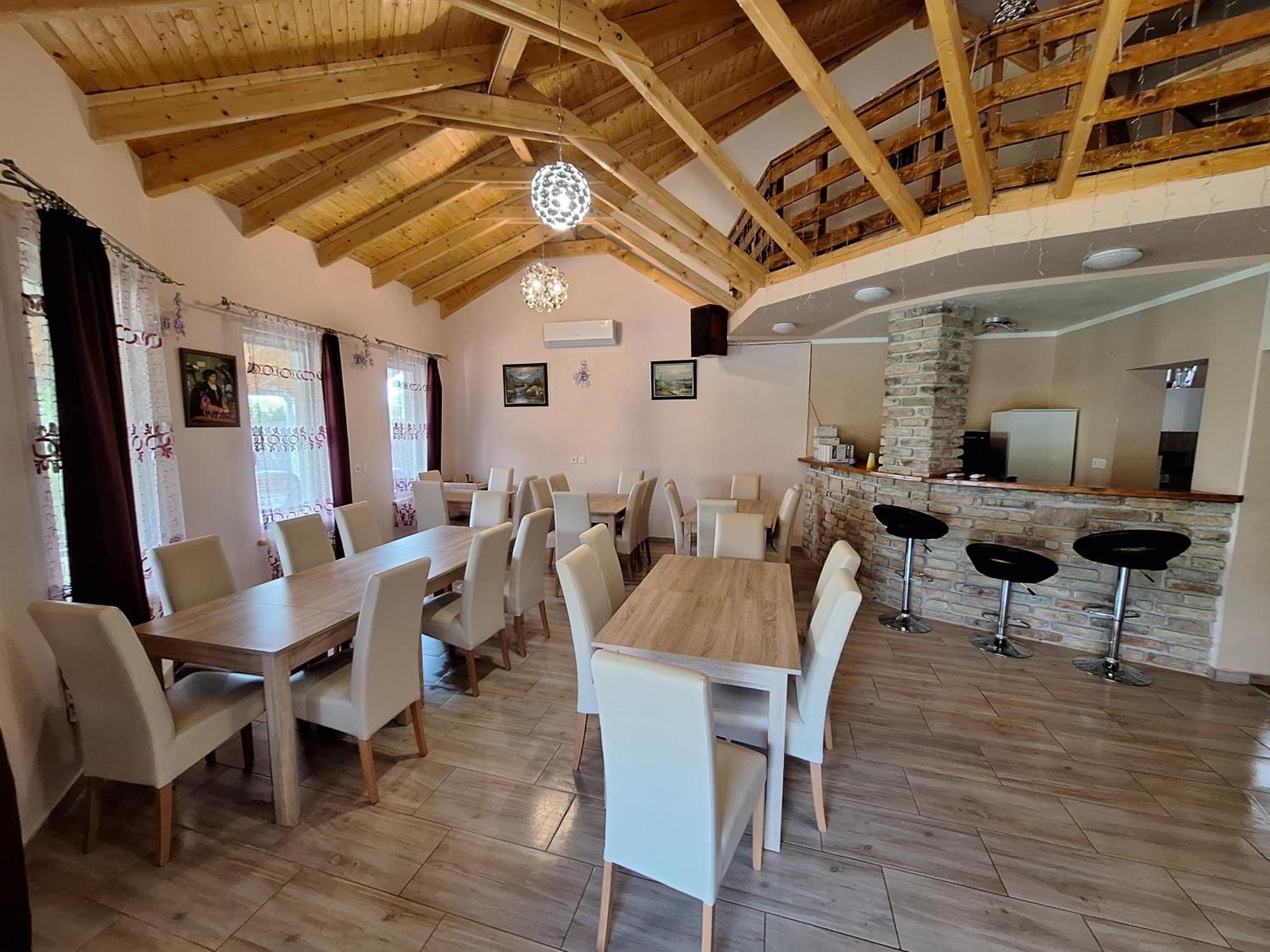 Cserke Holdfeny Apartman Cserkeszőlő Екстериор снимка
