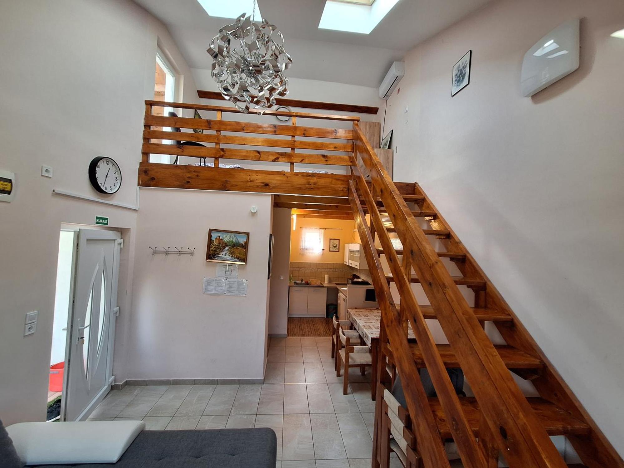 Cserke Holdfeny Apartman Cserkeszőlő Екстериор снимка